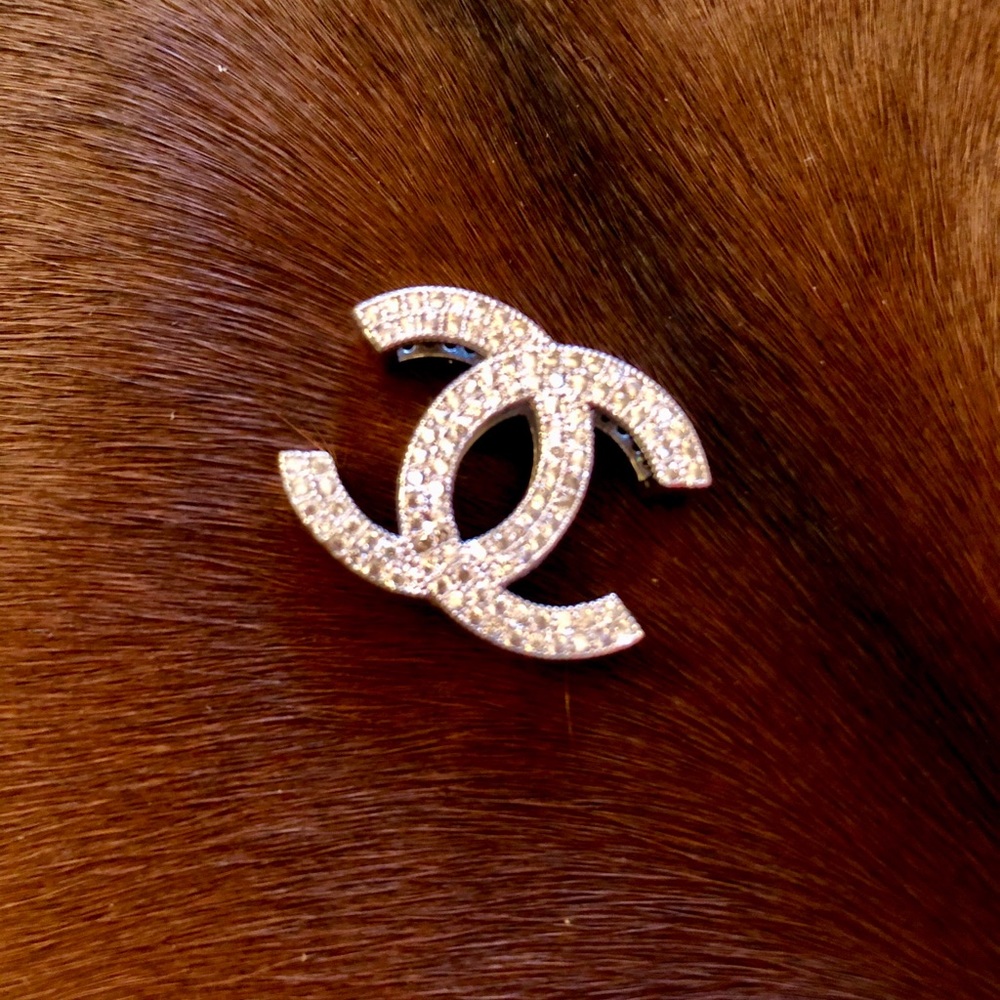 Channel - pendent two sides